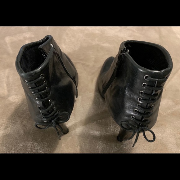 Black leather ankle boots - Picture 4 of 6